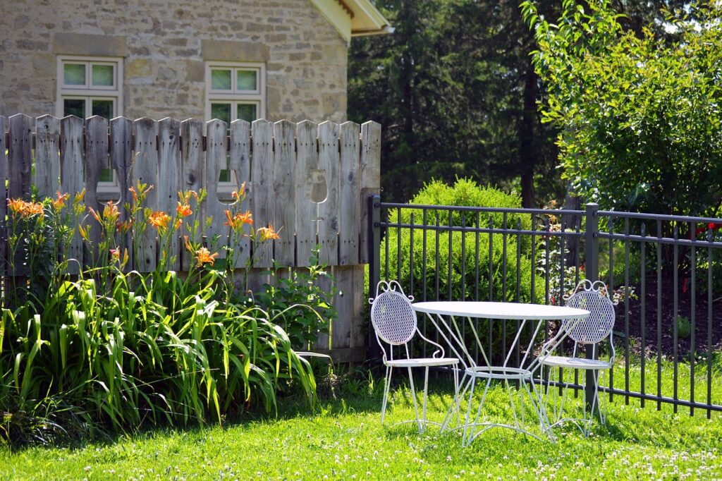 white, outdoor, patio-1547092.jpg